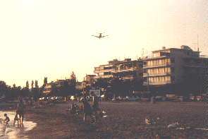 Am Strand in Athen. At the beach in Athens.